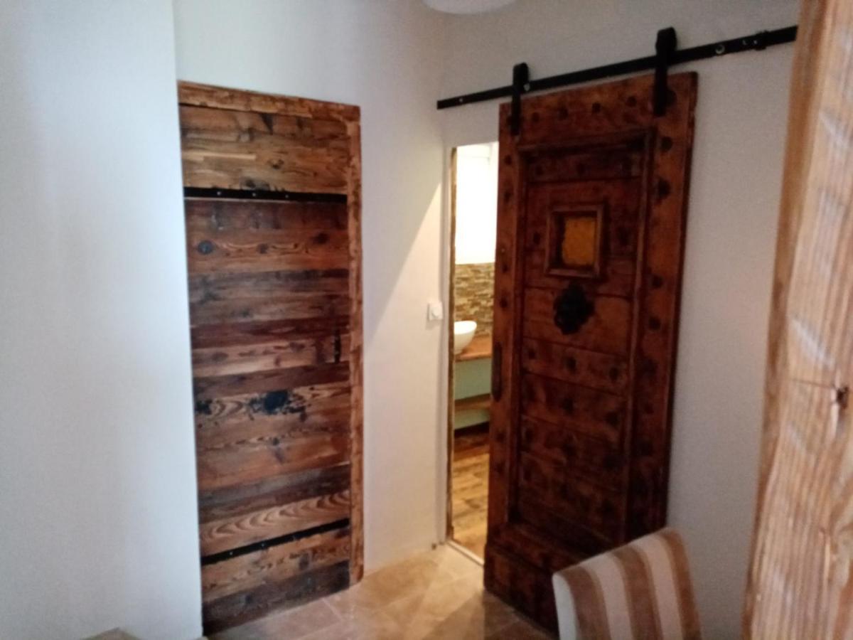 L'Atelier Bed & Breakfast Saint-Maximin  Dış mekan fotoğraf